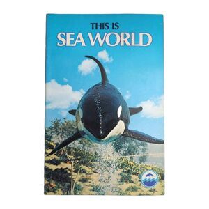 1976 THIS IS SEA WORLD DISNEY WORLD BROCHURE BOOK VTG RARE Vintage Booklet